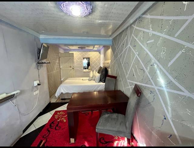 11 BEDROOM HOUSE FOR SALE IN VANDERBIJLPARK CW 2